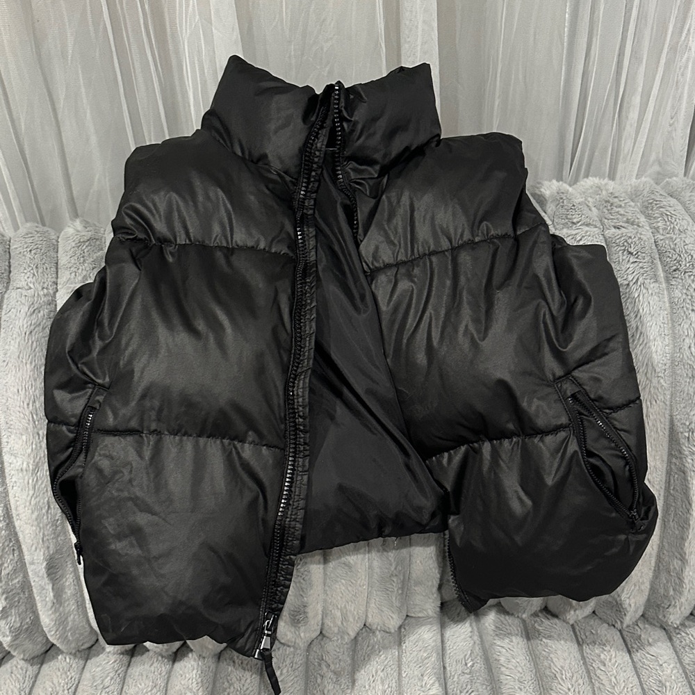 Old Navy Black Women's Puffer Jacket with High Collar